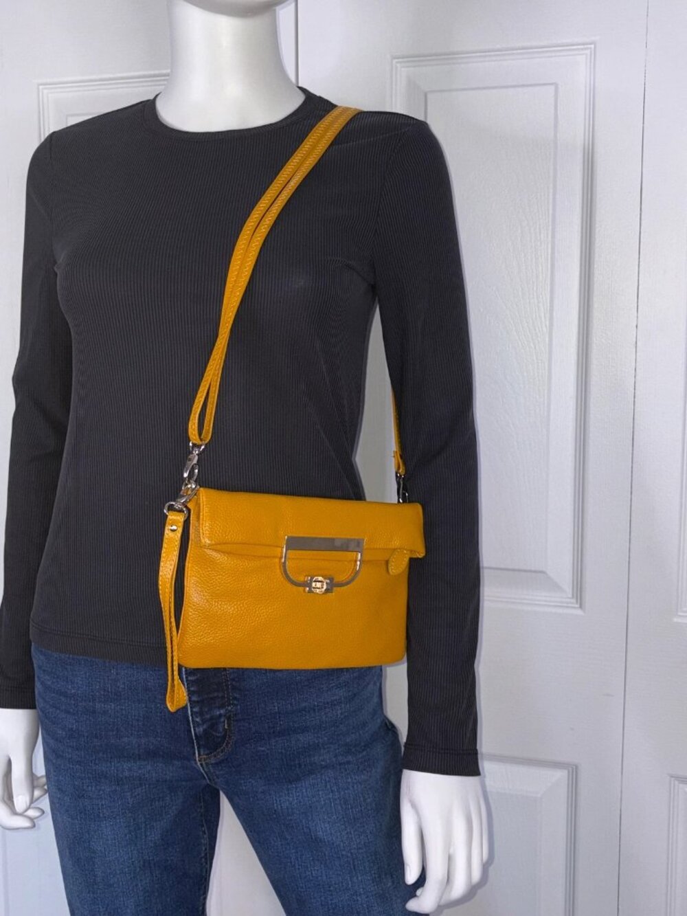 SONDRA ROBERT leather bag